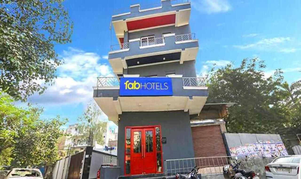 Hotel Yellow Chilli Britannia Chowk New Delhi Exterior photo